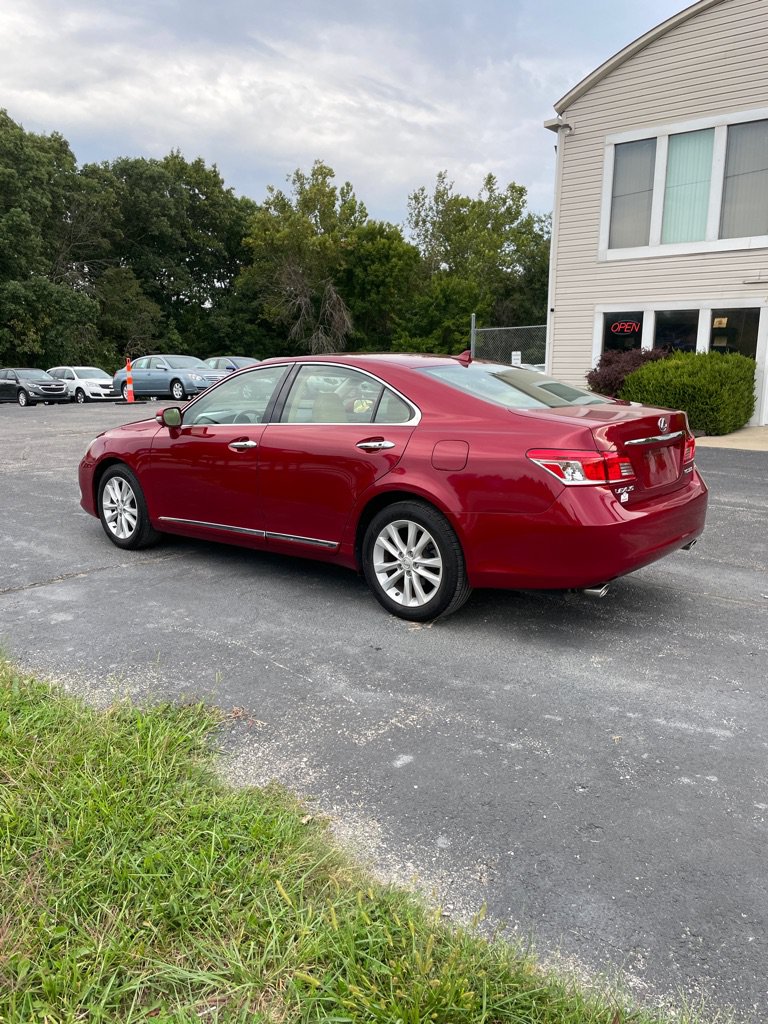 Used 2010 Lexus ES 350 w/ Preferred Accessory Package FWD image 3