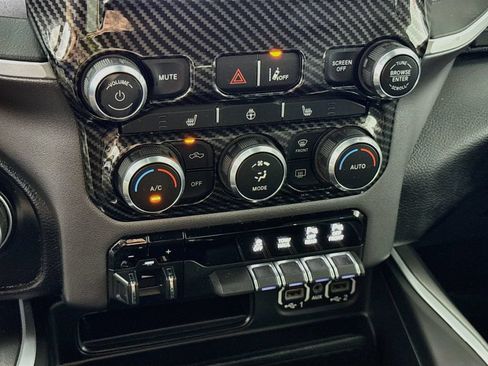 Used 2021 RAM 1500 Big Horn AWD/4WD image 12