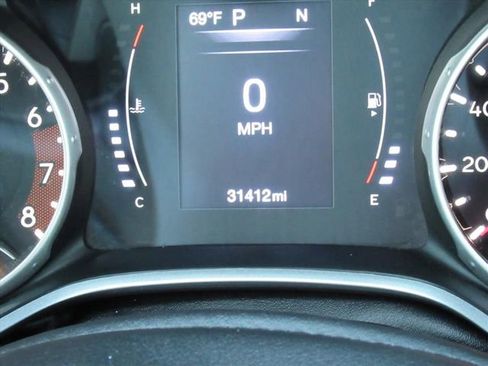 Used 2020 Jeep Compass Latitude w/ Cold Weather Group image 29