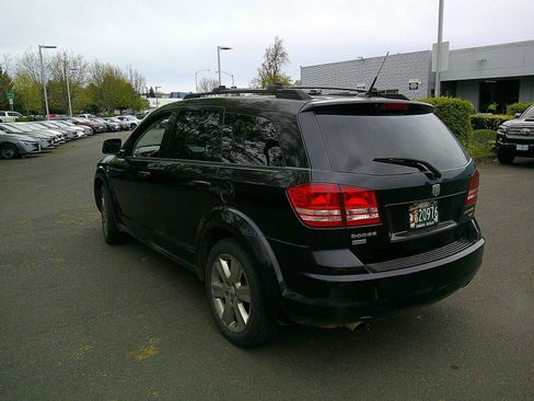Used 2010 Dodge Journey SXT w/ Flexible Seating Group image 3