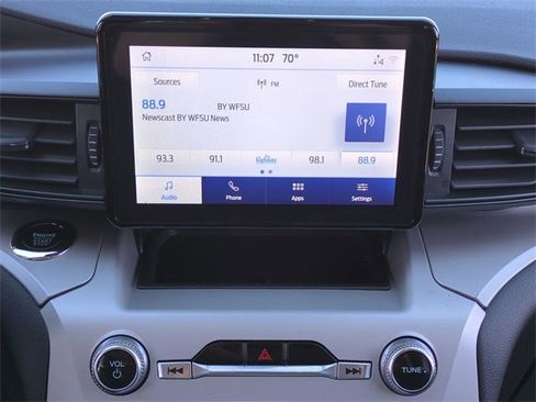 Used 2024 Ford Explorer XLT image 18