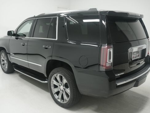 Used 2017 GMC Yukon Denali w/ Open Road Package AWD/4WD image 6