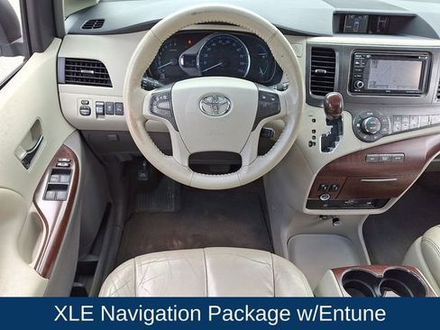 Used 2014 Toyota Sienna XLE w/ Entertainment Package AWD/4WD image 3