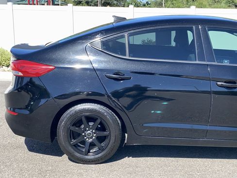 Used 2017 Hyundai Elantra SE FWD image 6