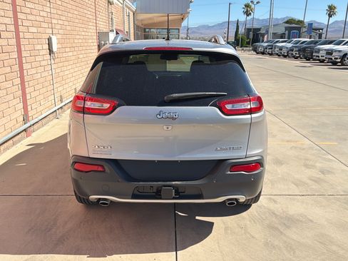Used 2014 Jeep Cherokee Limited w/ Technology Group AWD/4WD image 5