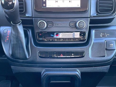 Used 2024 RAM ProMaster 2500 w/ Convenience Group image 29