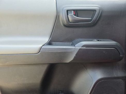 Used 2019 Toyota Tacoma SR w/ SR Convenience Package RWD image 18