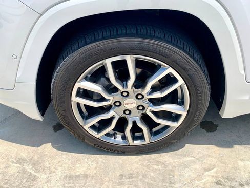 Used 2022 GMC Terrain Denali w/ Denali Premium Package AWD/4WD image 9