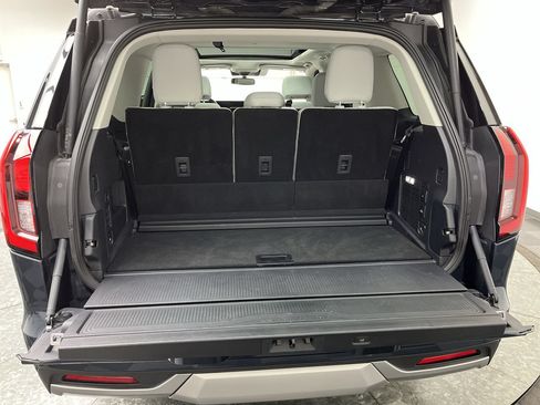 Certified 2025 Ford Expedition Platinum w/ Platinum Ultimate Package AWD/4WD image 35