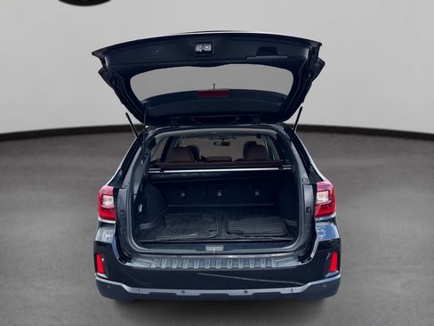 Used 2017 Subaru Outback 2.5i Touring image 11