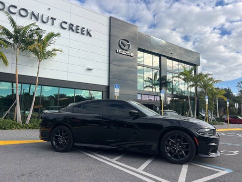 Used 2023 Dodge Charger R/T w/ Harman/Kardon Audio Group image 9