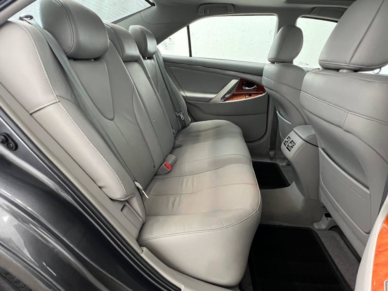 Used 2011 Toyota Camry XLE w/ XLE Extra-Value Pkg #2 FWD image 12