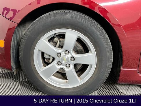 Used 2015 Chevrolet Cruze LT FWD image 32