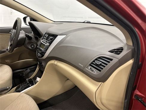 Used 2013 Hyundai Accent GLS w/ Premium Pkg image 22