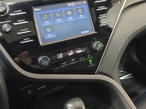 Used 2018 Toyota Camry SE w/ Moonroof Package FWD image 24
