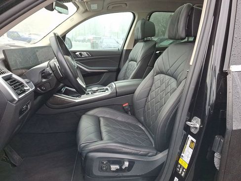 Certified 2023 BMW X7 xDrive40i image 10