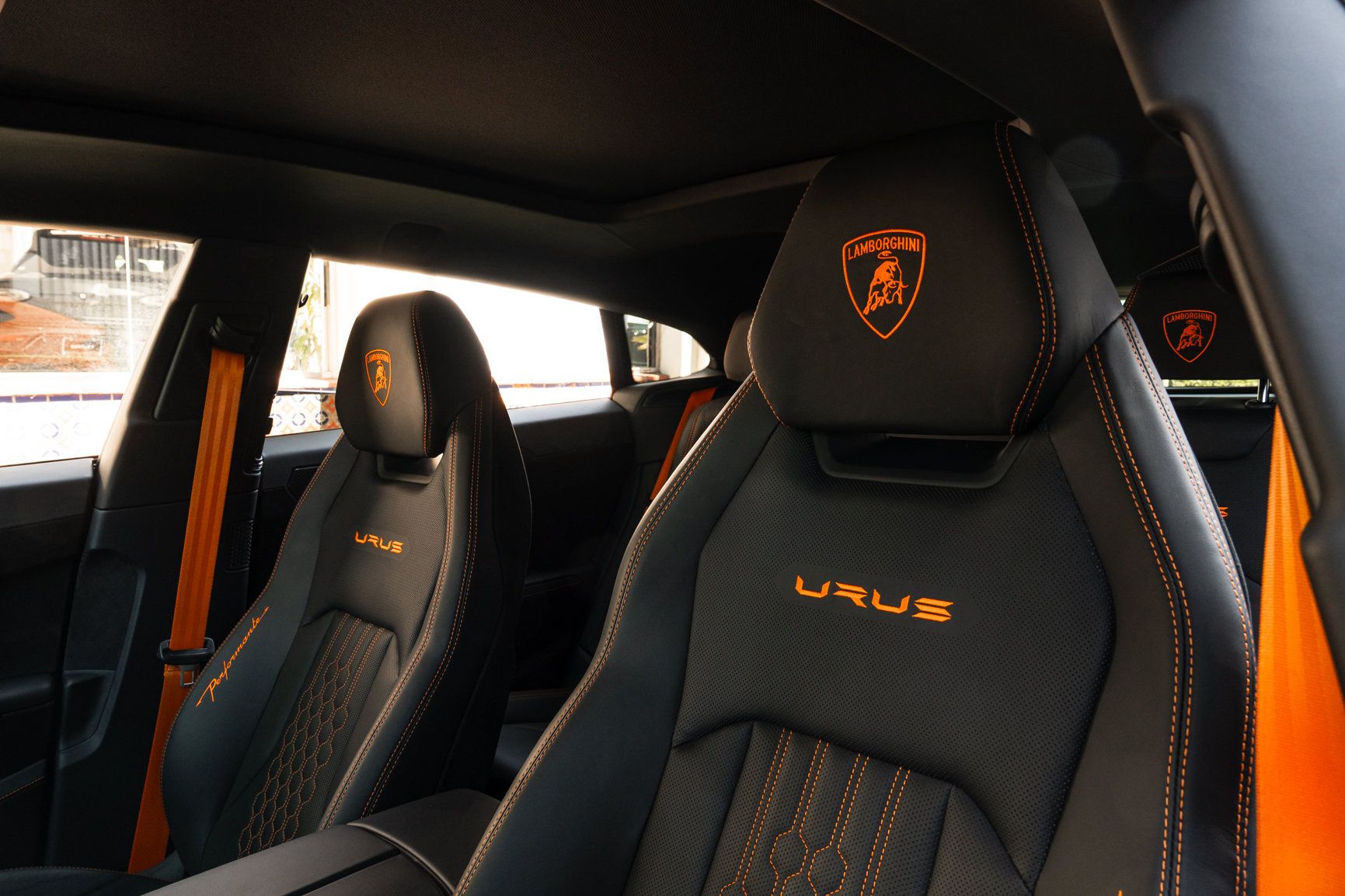 Used 2024 Lamborghini Urus Performante AWD/4WD image 48
