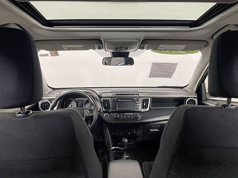 Used 2018 Toyota RAV4 XLE AWD/4WD image 11