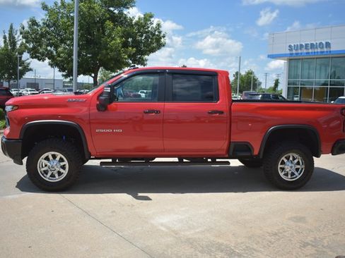 Used 2025 Chevrolet Silverado 2500 ZR2 w/ Technology Package AWD/4WD image 10