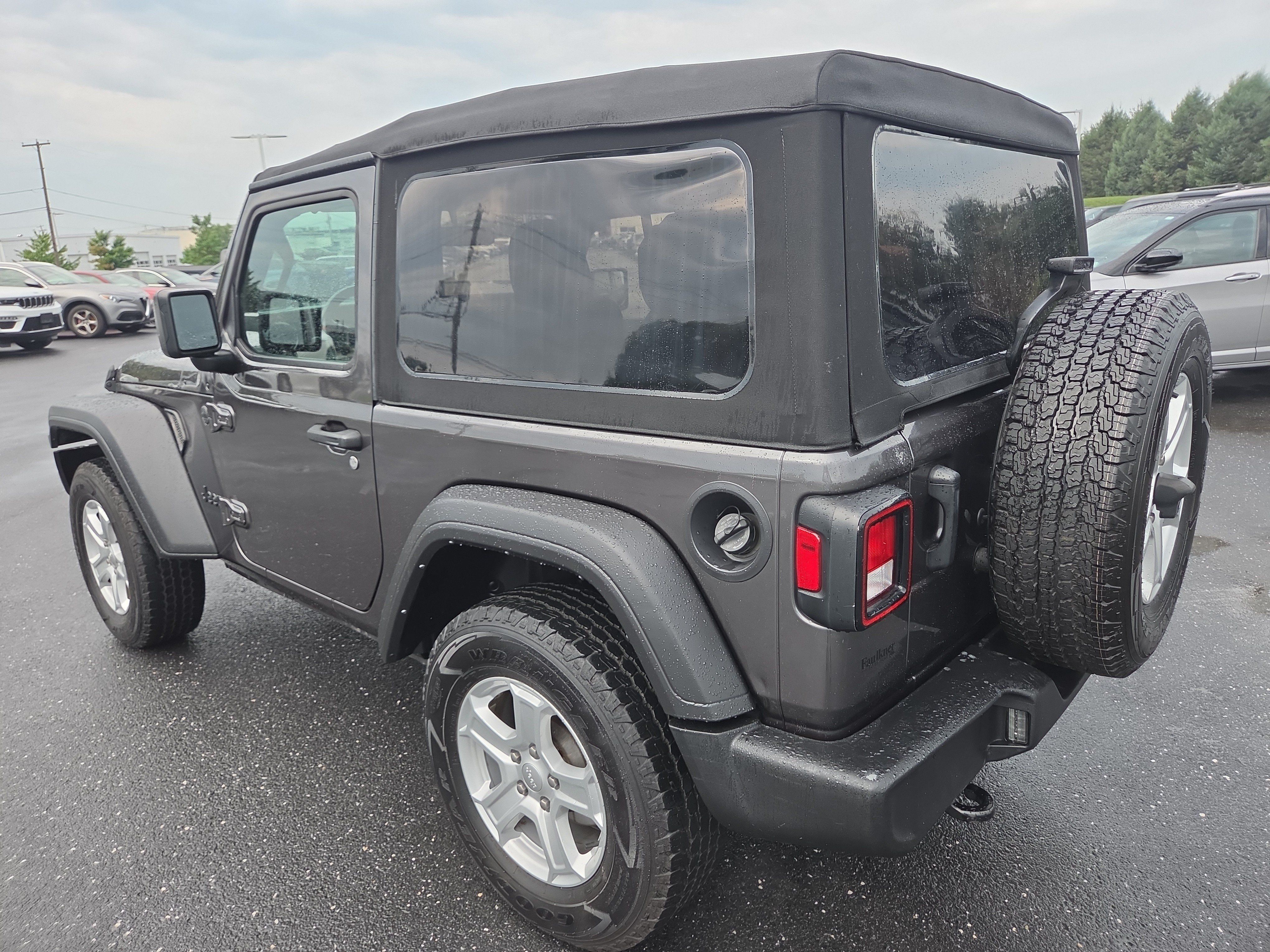 Used 2022 Jeep Wrangler Sport AWD/4WD image 12