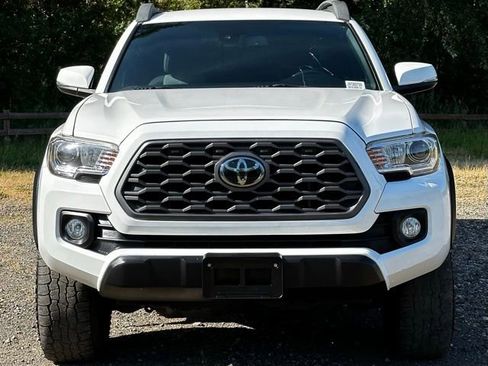 Used 2021 Toyota Tacoma TRD Off-Road AWD/4WD image 3