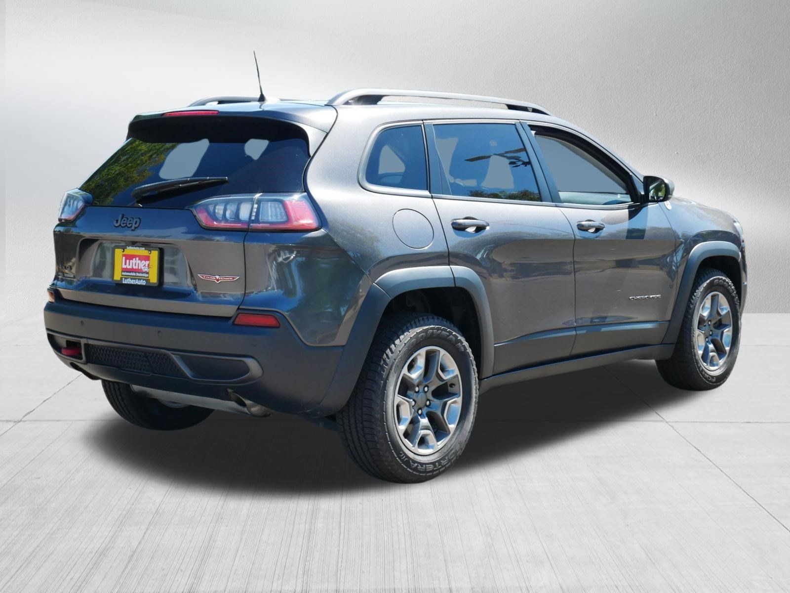 Used 2019 Jeep Cherokee Trailhawk AWD/4WD image 7
