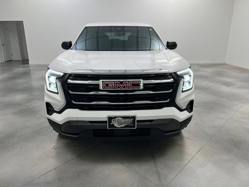 Used 2025 GMC Terrain Elevation AWD/4WD image 2