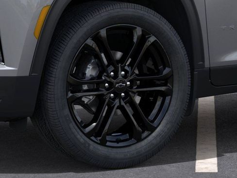New 2026 Chevrolet Traverse LT w/ Driver Confidence Package AWD/4WD image 9