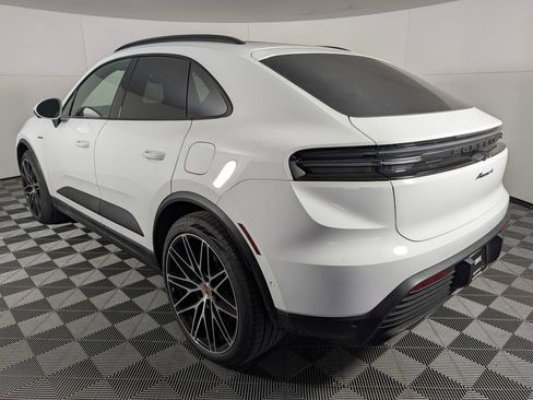 New 2026 Porsche Macan 4 Electric image 3