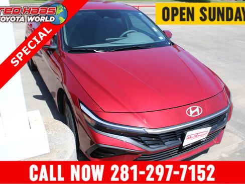 Used 2025 Hyundai Elantra SE FWD image 1