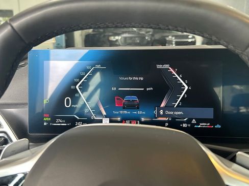 Used 2025 BMW 330i Sedan image 21