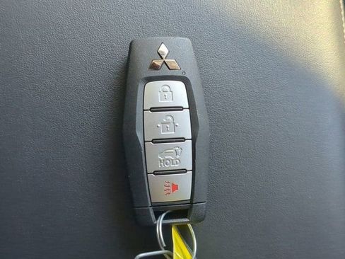 Used 2024 Mitsubishi Outlander SE Black Edition FWD image 29