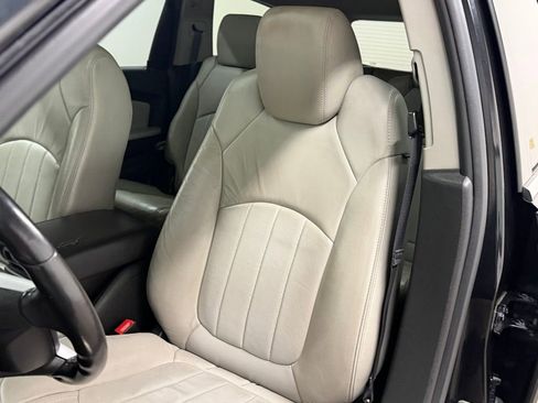 Used 2011 Chevrolet Traverse LTZ image 44