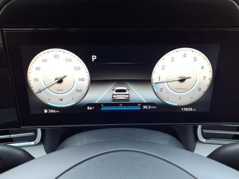 Used 2023 Hyundai Elantra Limited image 26