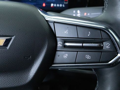 Used 2025 Chevrolet Equinox LT w/ Safety and Technology Package FWD image 19