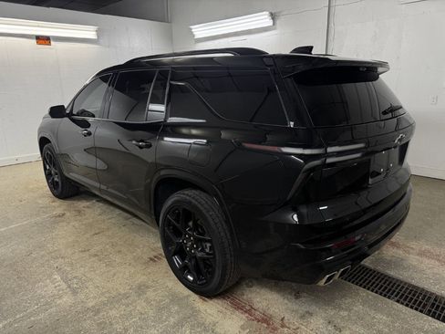 Used 2024 Chevrolet Traverse RS w/ LPO, Floor Liner Package AWD/4WD image 6