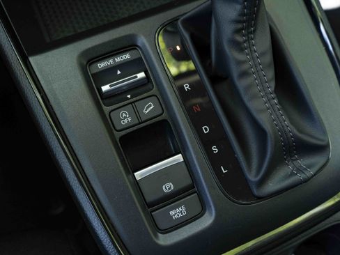Used 2025 Honda CR-V LX image 28