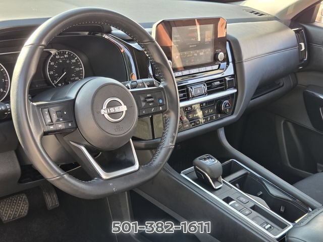 Used 2025 Nissan Pathfinder SV FWD image 8