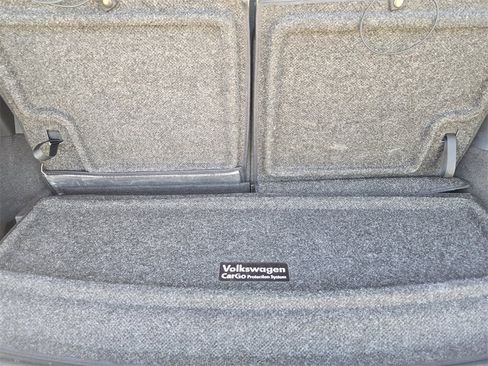 Used 2019 Volkswagen Tiguan SE image 33