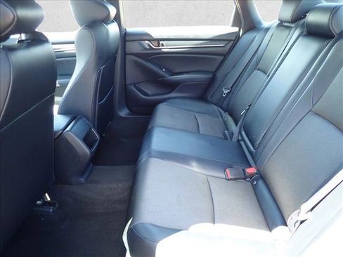 Used 2018 Honda Accord Sport image 8