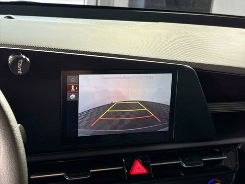 Certified 2024 Kia Niro LX FWD image 17