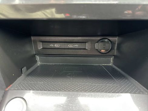 Used 2022 Volkswagen Tiguan SE R-Line AWD/4WD image 35