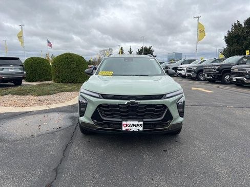 New 2026 Chevrolet Trax ACTIV w/ Sunroof Package image 2