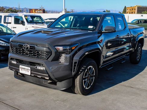 New 2025 Toyota Tacoma TRD Sport image 3