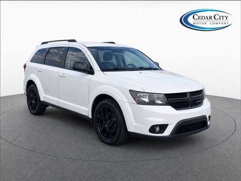 Used 2016 Dodge Journey SXT w/ Blacktop Package FWD image 2