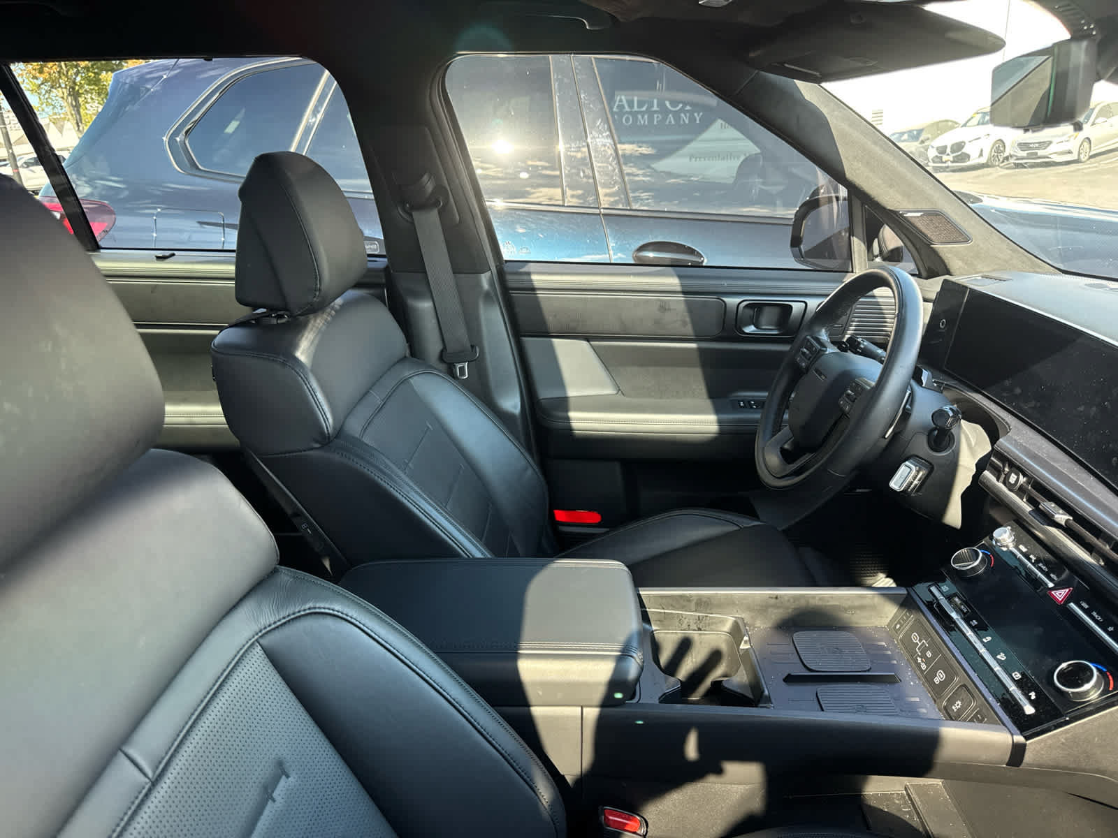 Used 2025 Hyundai Santa Fe Calligraphy AWD/4WD image 7
