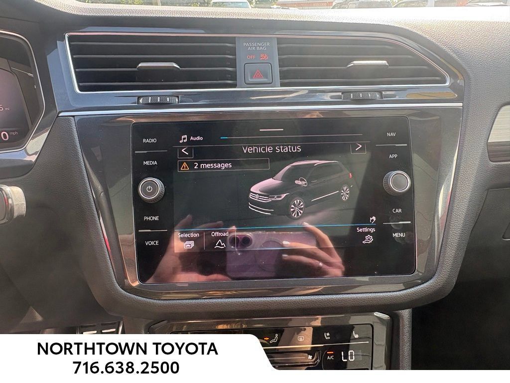 Used 2024 Volkswagen Tiguan SEL R-Line AWD/4WD image 29