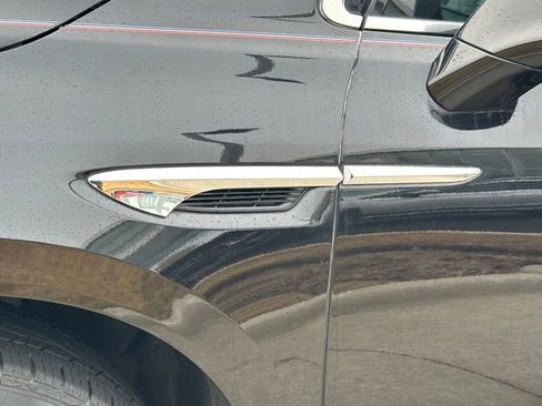 Used 2021 Buick Enclave Essence w/ Sport Touring Edition image 11