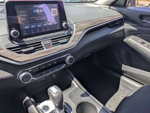 Used 2025 Nissan Altima 2.5 SV FWD image 20