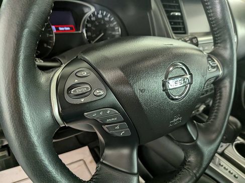 Used 2019 Nissan Pathfinder SL AWD/4WD image 21